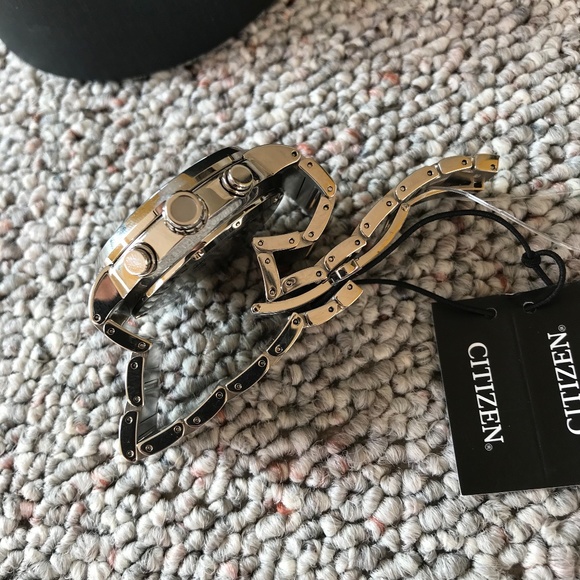 CITIZEN Eco-Drive Proximity Hybrid Smart Watch - Picture 7 of 8